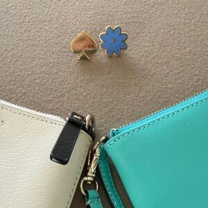 Kate Spade design pin and blue flower pin for bags